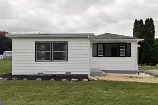 813 Anthony Hwy, Chambersburg, PA 17202 - Photo 2