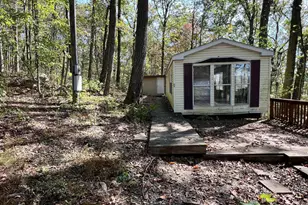 407 Woodlawn Dr, Breezewood, PA 15533 - Photo 2