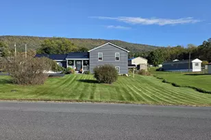 118 N Crystal Dr, McConnellsburg, PA 17233 - Photo 2