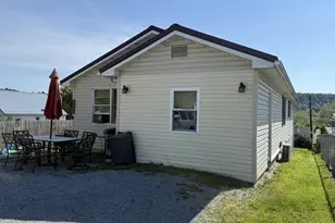 667 Cromwell St, Orbisonia, PA 17243 - Photo 4
