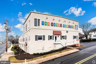 31 N Spruce St, Elizabethtown, PA 17022 - Photo 1