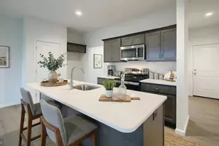 70 N Conifer Dr, Elizabethtown, PA 17022 - Photo 4