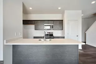 77 N Conifer Dr, Elizabethtown, PA 17022 - Photo 10