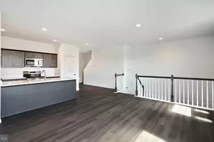 77 N Conifer Dr, Elizabethtown, PA 17022 - Photo 8