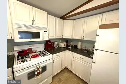 105 Silverwind Court S, Lancaster, PA 17603 - Photo 2