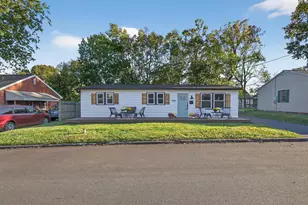 1758 Quarry Dr, Columbia, PA 17512 - Photo 2