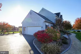 2938 Hearthside Ln, Lancaster, PA 17601 - Photo 6