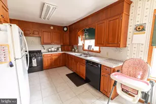 425 Mill Creek Rd, Bird in Hand, PA 17505 - Photo 2