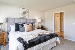 118 Erica Ln, Columbia, PA 17512 - Photo 2