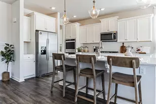 121 Erica Ln, Columbia, PA 17512 - Photo 6