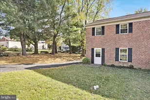 602 Bernhard Ave, Mount Joy, PA 17552 - Photo 2