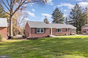 56 Peacock Dr, Lancaster, PA 17601 - Photo 2