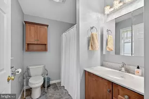 213 E 6th St, Lititz, PA 17543 - Photo 32