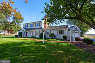 2 Mill Ridge Ct, Lancaster, PA 17601 - Photo 4