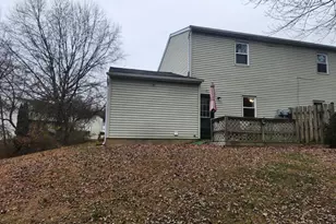 1040 Hilmar Cir, Columbia, PA 17512 - Photo 6