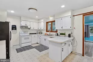 2210 Berkshire Rd, Lancaster, PA 17603 - Photo 12