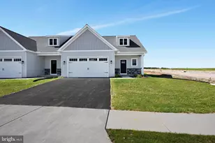 307 Ridgefield Dr, Elizabethtown, PA 17022 - Photo 2