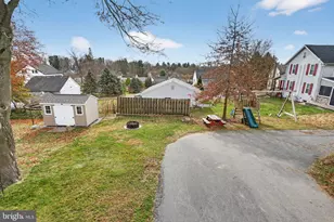 926 Broad St, Akron, PA 17501 - Photo 32