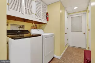 926 Broad St, Akron, PA 17501 - Photo 28