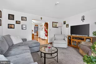 926 Broad St, Akron, PA 17501 - Photo 4