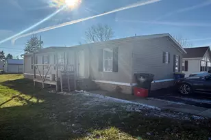 100 Lilly Dr, Ephrata, PA 17522 - Photo 2