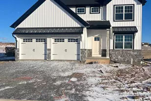 227 Randolph Dr, Elizabethtown, PA 17022 - Photo 2