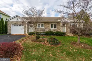 141 E Lincoln Ave, Lititz, PA 17543 - Photo 2