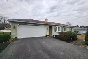 320 Crestline Dr, Willow Street, PA 17584 - Photo 4