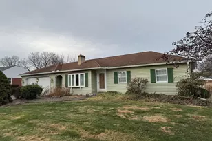 320 Crestline Dr, Willow Street, PA 17584 - Photo 2