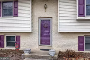 281 Robin Dale Dr, Leola, PA 17540 - Photo 2