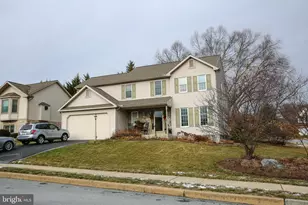 1005 Northfield Dr, Elizabethtown, PA 17022 - Photo 2