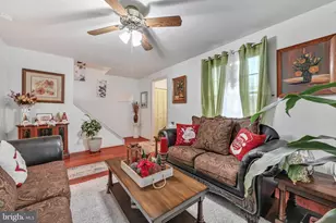 546 Creekside Ln, Mount Joy, PA 17552 - Photo 4