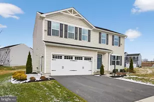 328 Creekside Dr, New Providence, PA 17560 - Photo 2