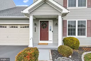 5253 Summerfield Dr, Mount Joy, PA 17552 - Photo 2