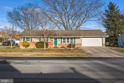 209 N Laurel Street, Manheim, PA 17545 - Photo 1