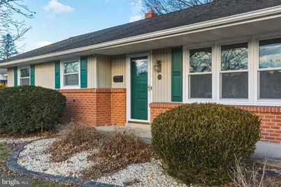 209 N Laurel Street, Manheim, PA 17545 - Photo 2