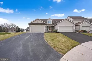 10 Gantz Meadows, Mount Joy, PA 17552 - Photo 2