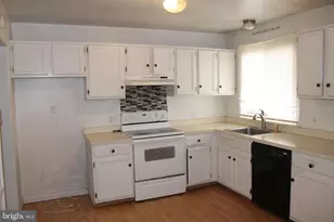 182 Warren Way, Lancaster, PA 17601 - Photo 2