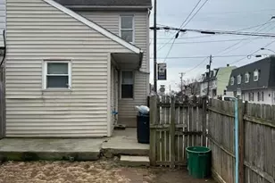 601 Manor St, Columbia, PA 17512 - Photo 2