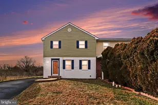 438 Larkspur Loop, Lancaster, PA 17602 - Photo 1