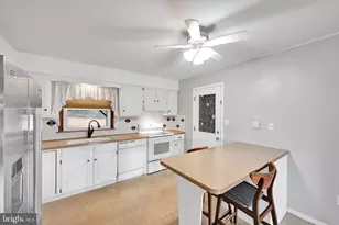 121 Pleasant View Dr, Lititz, PA 17543 - Photo 12