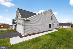 125 Hillard Field, Lancaster, PA 17603 - Photo 2