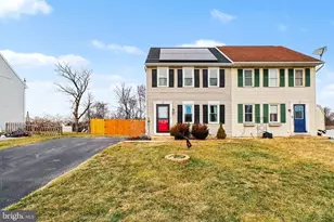 17 Pickford Dr, Lancaster, PA 17603 - Photo 2