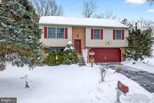 400 S Plum St, Mount Joy, PA 17552 - Photo 2