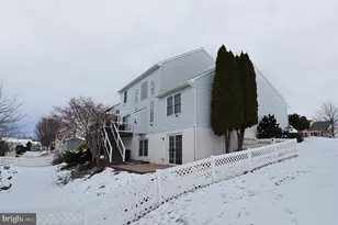 425 Zachary Dr, Manheim, PA 17545 - Photo 4