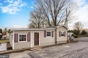 1963 Sheaffer Rd, Elizabethtown, PA 17022 - Photo 2