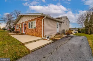 534 W Marion St, Lititz, PA 17543 - Photo 2