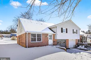 223 Colonial Dr, Akron, PA 17501 - Photo 30