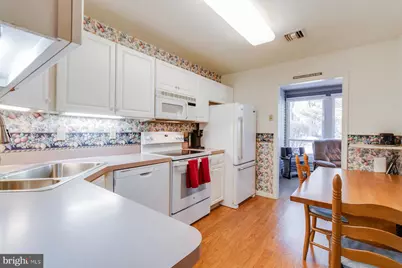 1006 Country Place Drive, Lancaster, PA 17601 - Photo 2