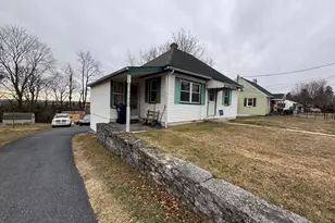 8 S Conestoga View Dr, Akron, PA 17501 - Photo 1